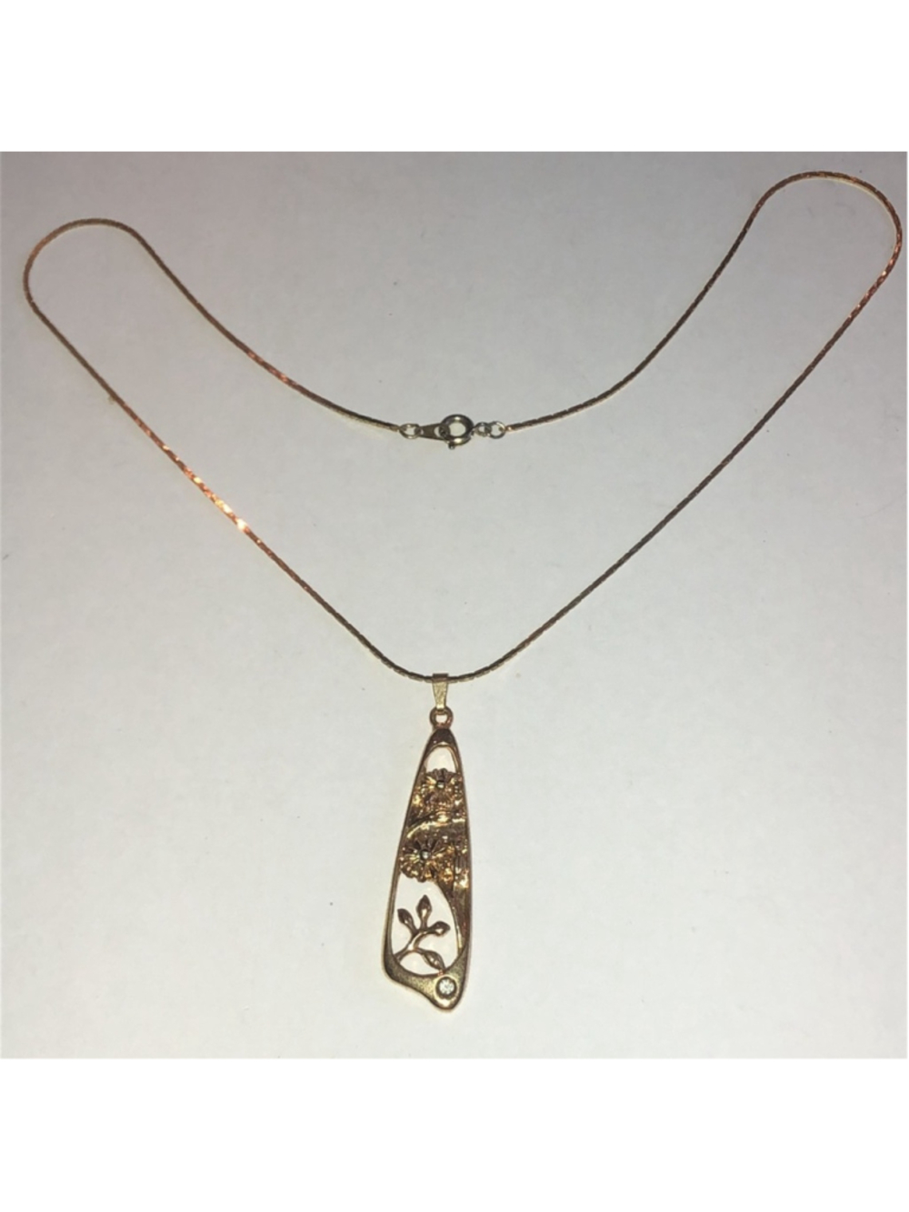 Angel Brand Signed Vintage Gold Tone Floral Pendant Necklace - Picture 2 of 8